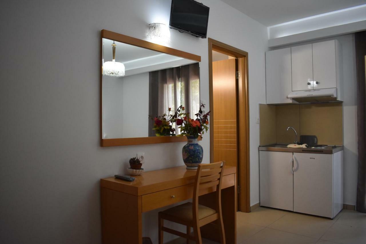 Hotel Ritsa Kaména Vúrla Kültér fotó