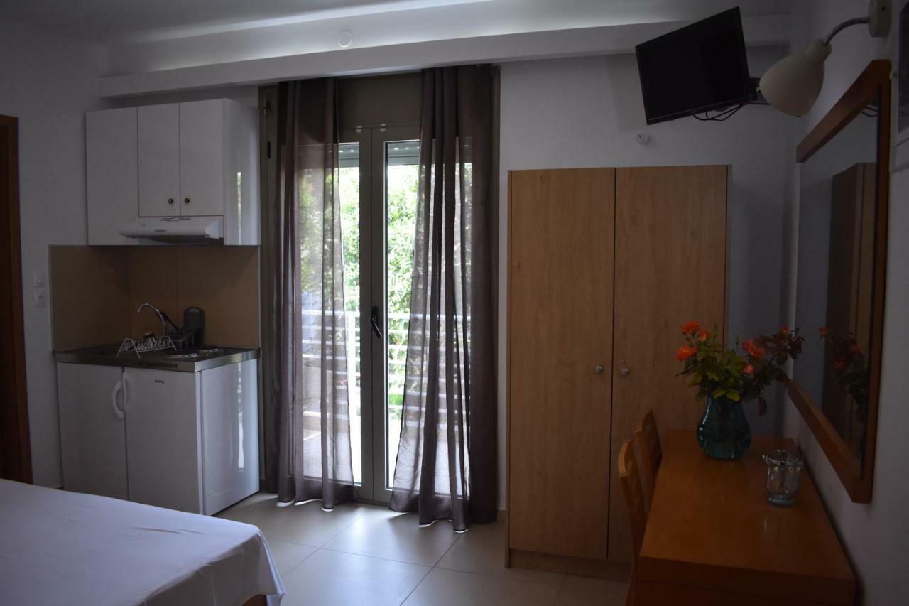 Hotel Ritsa Kaména Vúrla Kültér fotó